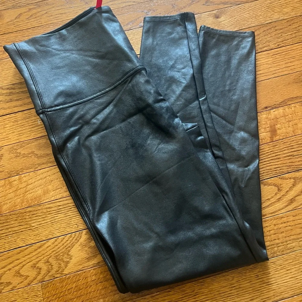 SPANX Faux Leather Leggings Black Plus Size 2X - Picture 3 of 9